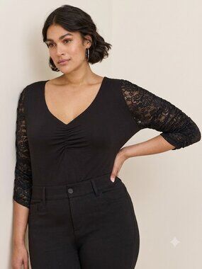 ❤NWT TORRID TOP - STUDIO CREPE BLACK RUCHED TEE - LACE SLEEVE SHIRT - PLUS SIZE